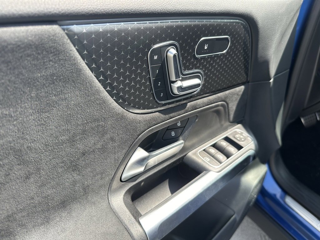 Used 2024 Mercedes-Benz GLB 250 image 14