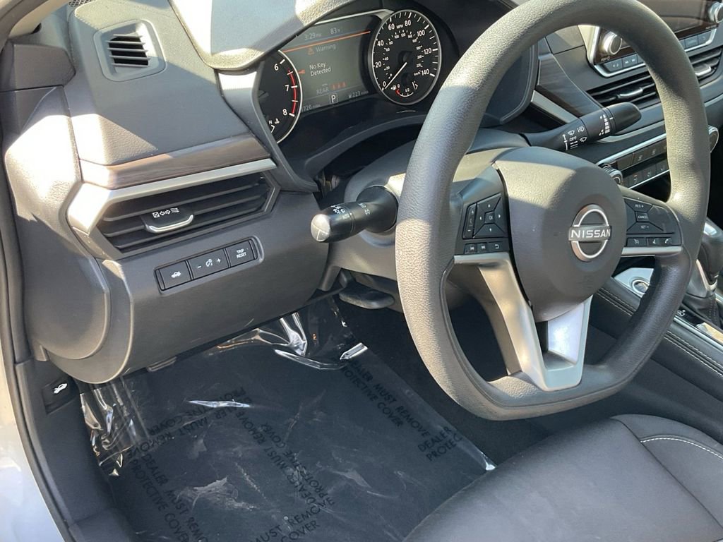Used 2023 Nissan Altima 2.5 SV image 14
