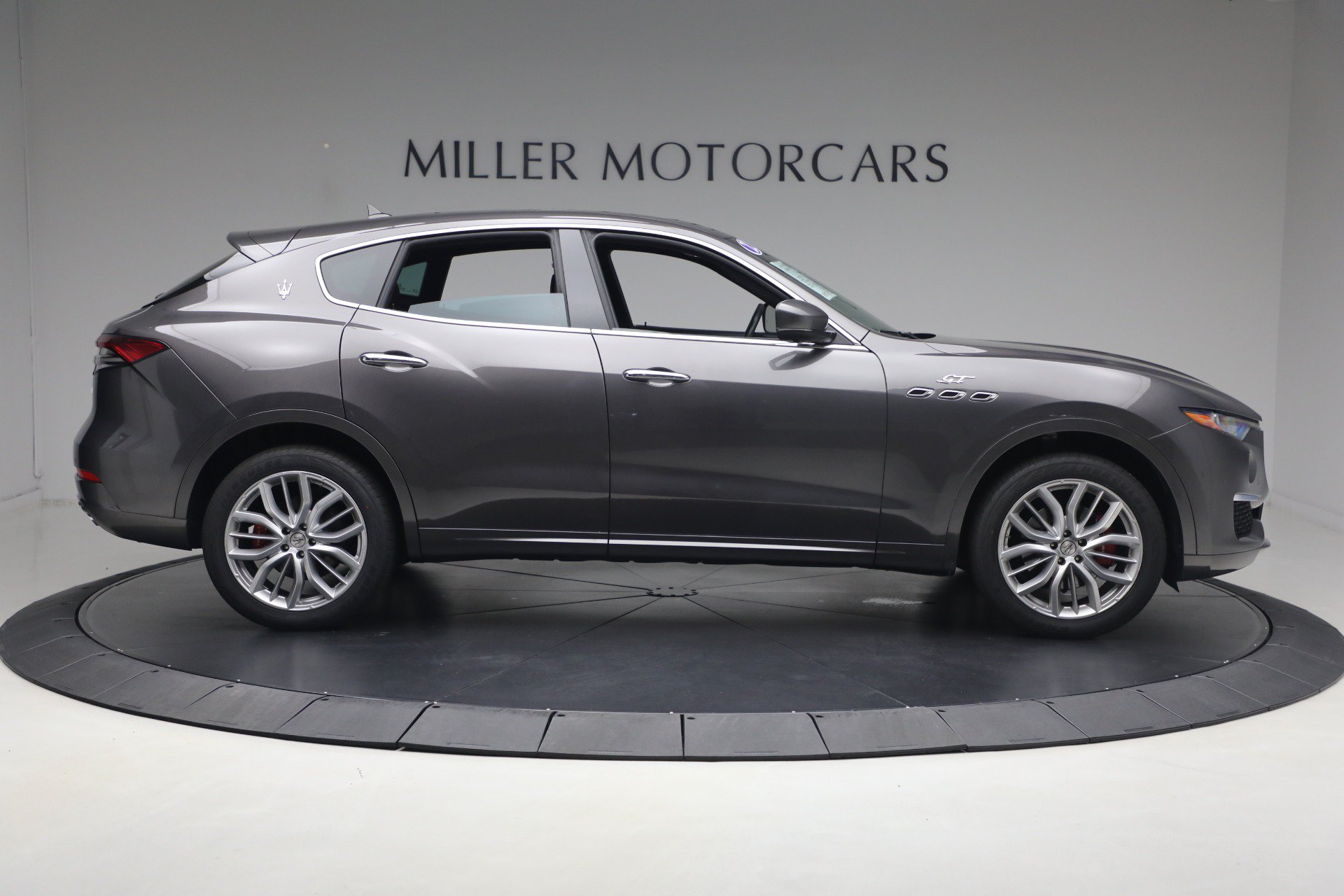 Certified 2022 Maserati Levante GT AWD/4WD image 8