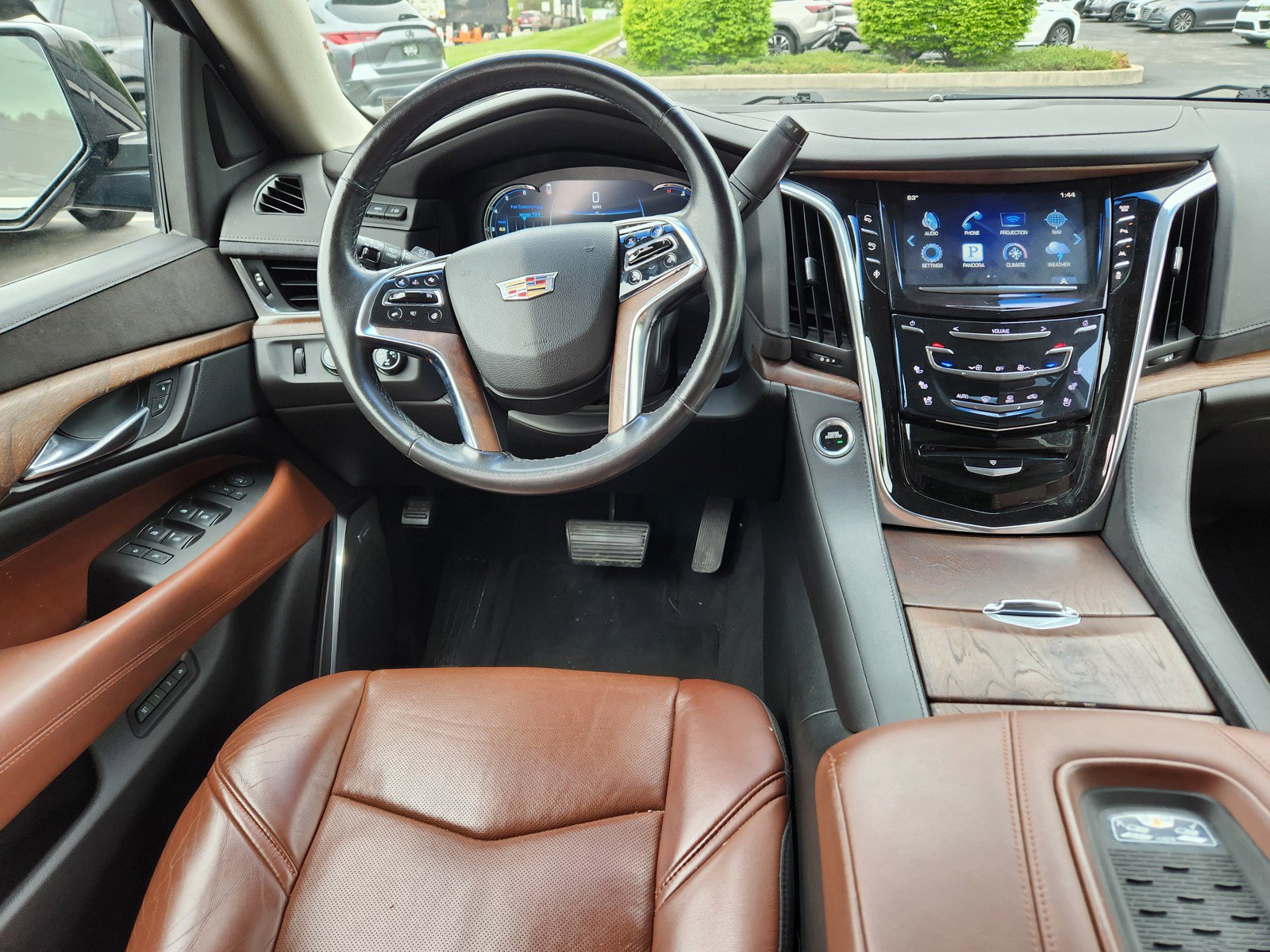 Used 2016 Cadillac Escalade ESV Luxury AWD/4WD image 12