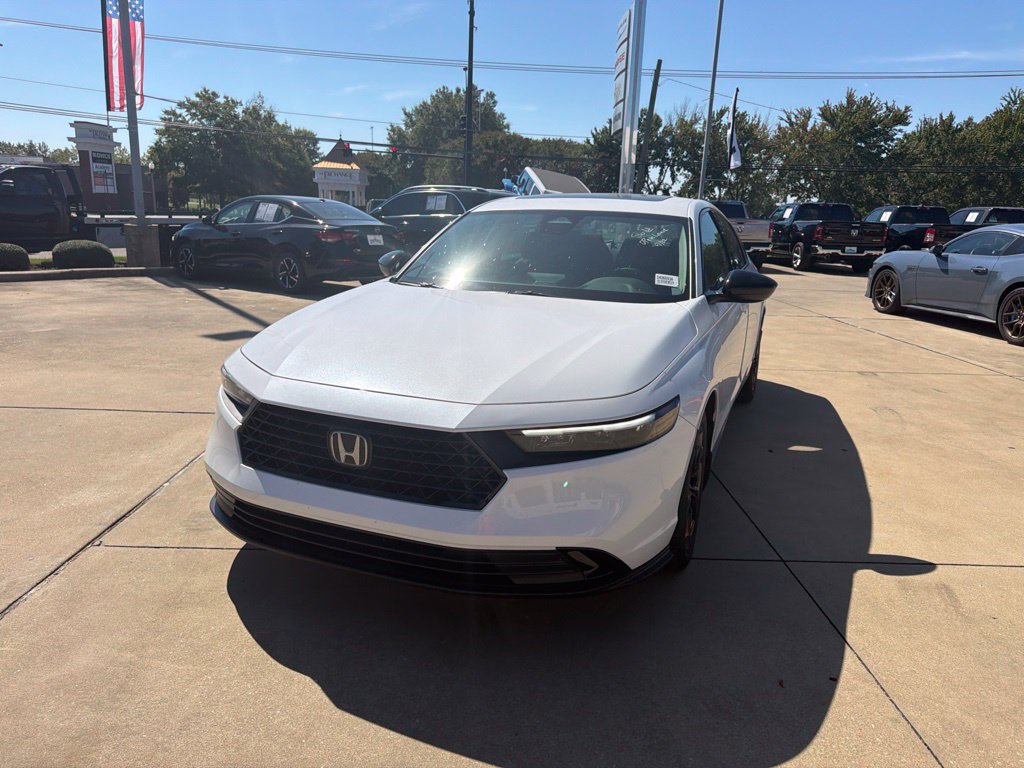 Used 2025 Honda Accord SE image 5