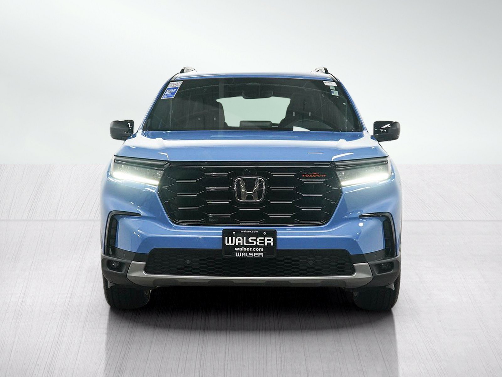 Used 2025 Honda Pilot TrailSport image 8