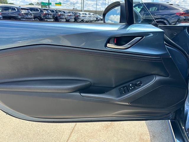 Used 2017 MAZDA MX-5 Miata RF Grand Touring RWD image 17