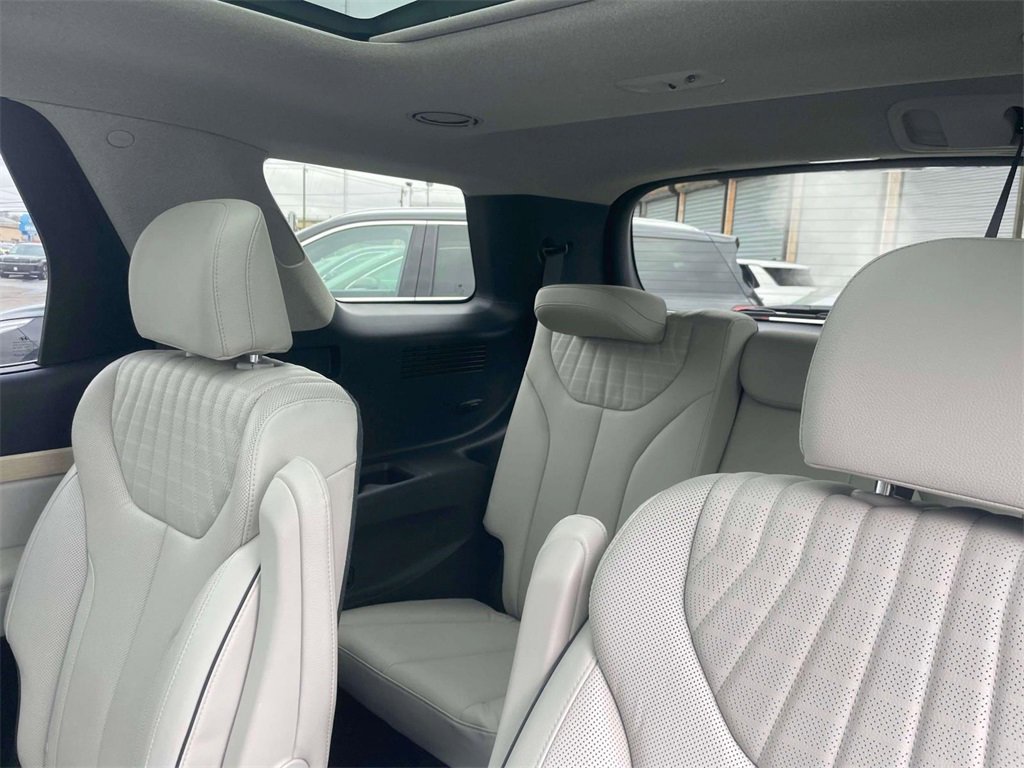 Used 2023 Hyundai Palisade Limited image 13
