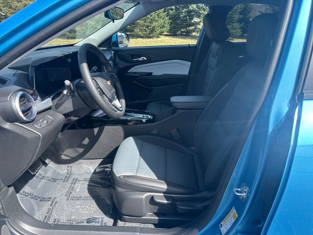 New 2026 Chevrolet Trax LT w/ Sunroof Package FWD image 9