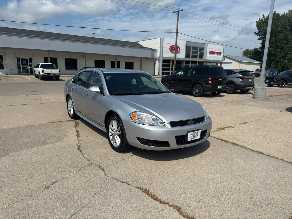 Used 2012 Chevrolet Impala LTZ FWD image 4