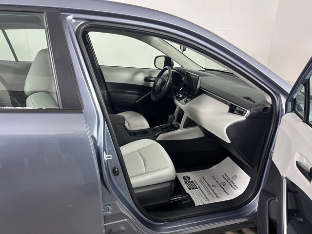 Used 2023 Toyota Corolla Cross L image 11