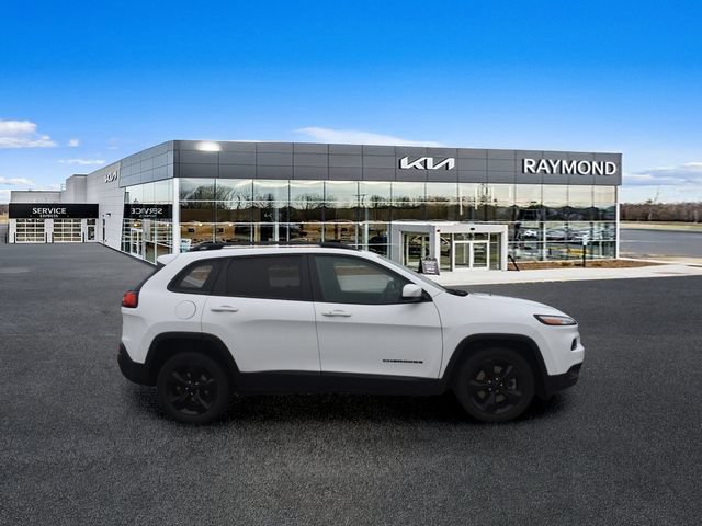 Used 2018 Jeep Cherokee Limited w/ High Altitude Package FWD image 2