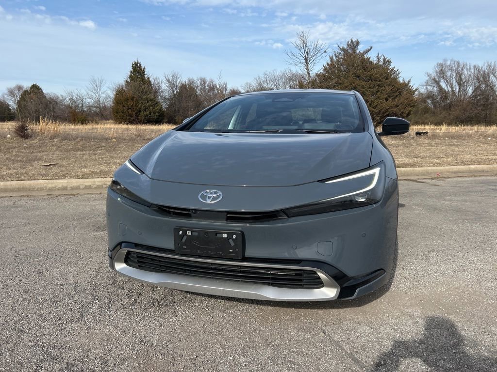 Used 2024 Toyota Prius Prime Premium image 2