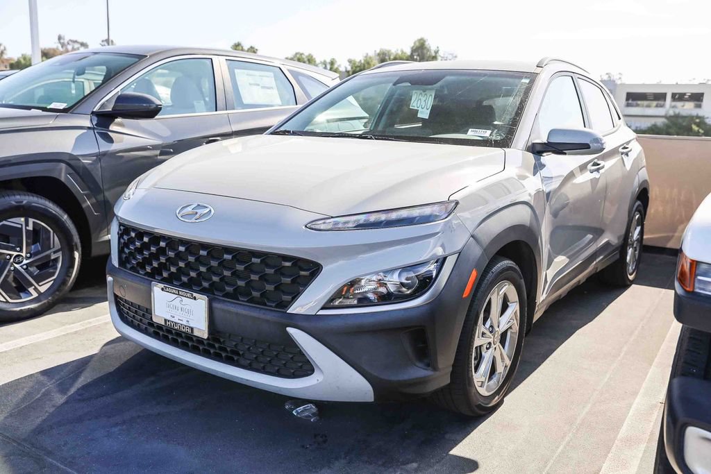 Used 2023 Hyundai Kona SEL AWD/4WD image 3