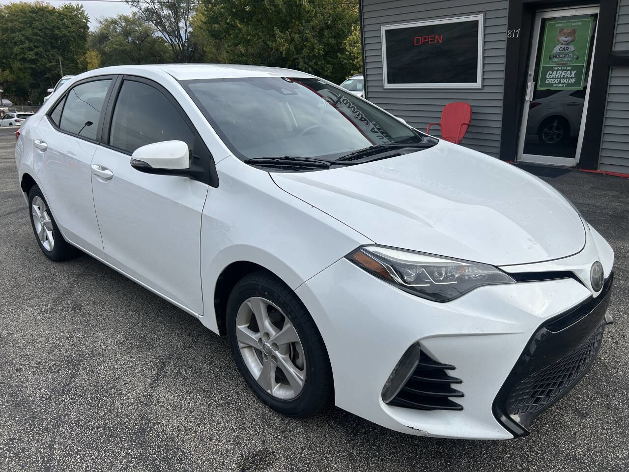 Used 2017 Toyota Corolla SE image 2