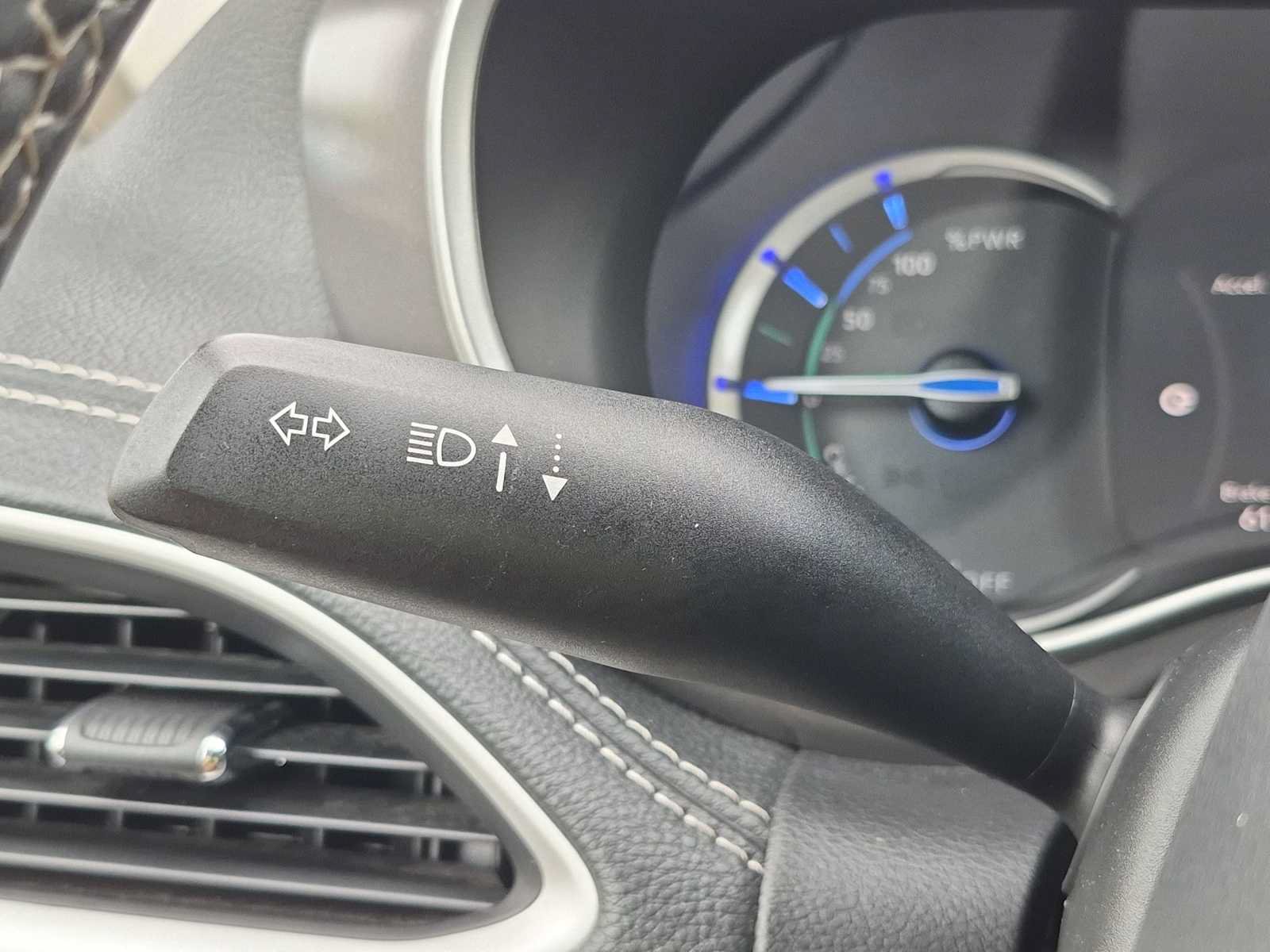 Used 2023 Chrysler Pacifica Touring-L FWD image 25