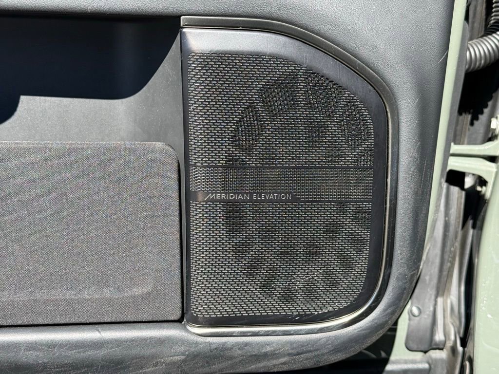 Used 2022 Rivian R1S Launch Edition image 21