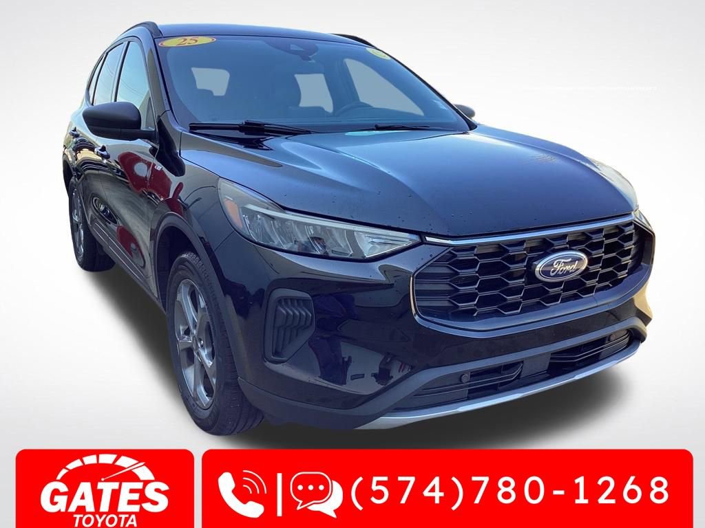Used 2025 Ford Escape ST-Line AWD/4WD image 1
