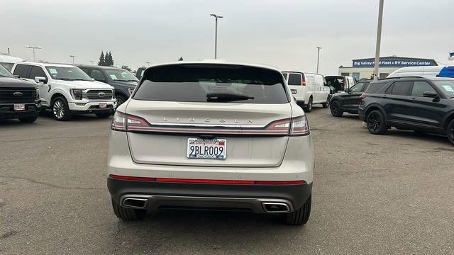 Used 2022 Lincoln Nautilus FWD w/ Premium Package image 4