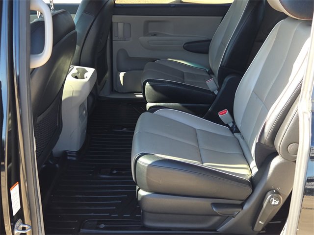 Used 2019 Kia Sedona EX image 16