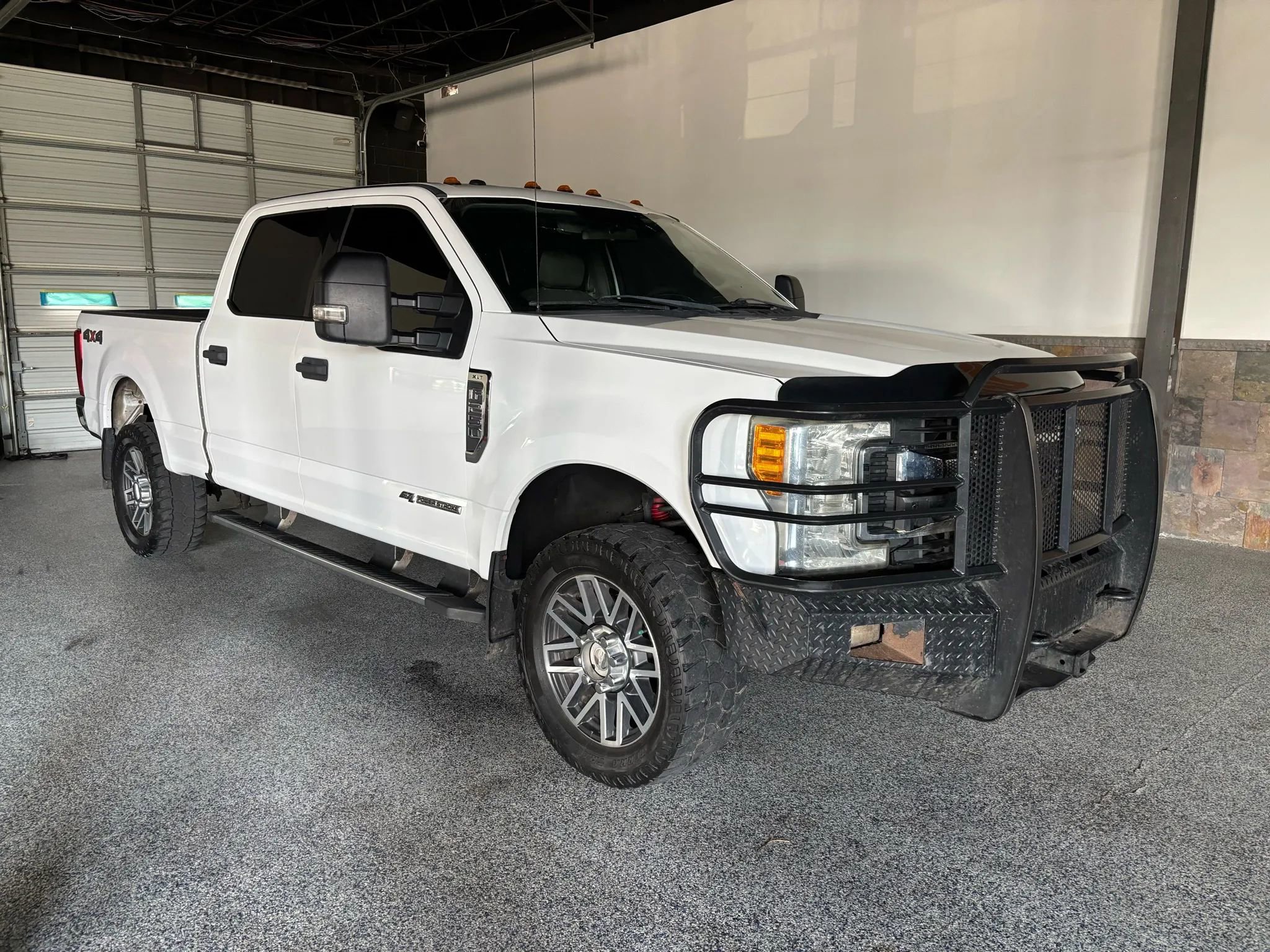 Used 2017 Ford F250 XLT w/ XLT Value Package image 1