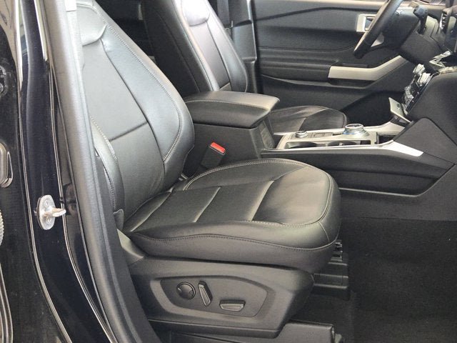 Used 2023 Ford Explorer Limited w/ Equipment Group 301A AWD/4WD image 4
