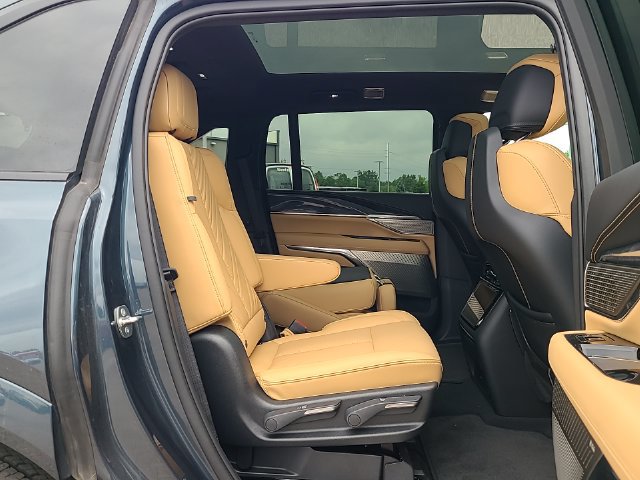 Used 2026 Cadillac Escalade IQ Sport 2 AWD/4WD image 30