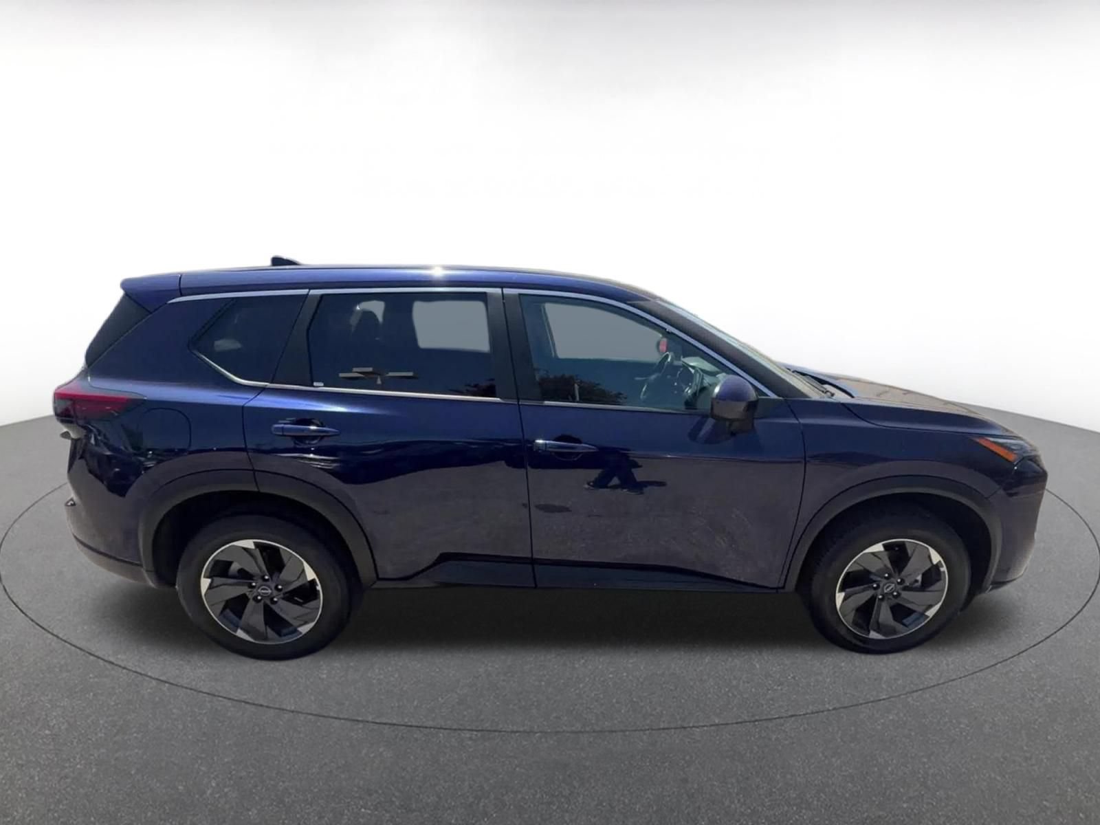 Used 2025 Nissan Rogue SV FWD image 16