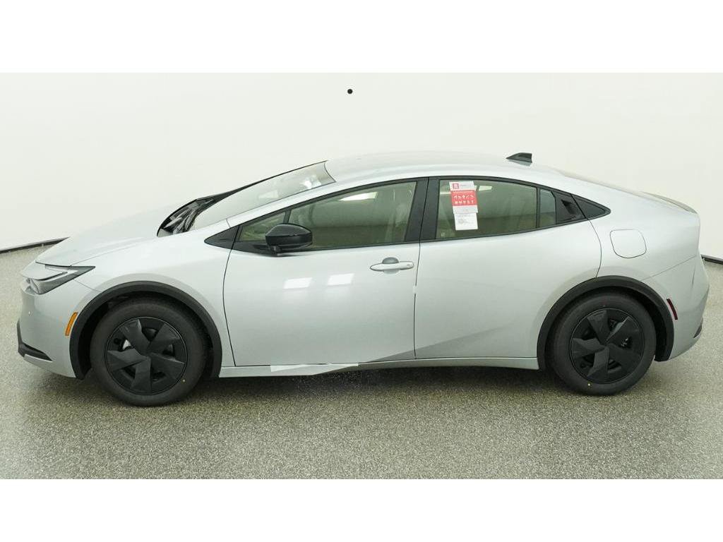 New 2026 Toyota Prius LE FWD image 3