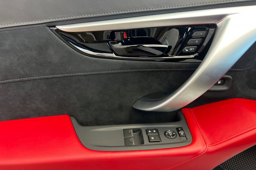 Used 2017 Acura NSX image 10