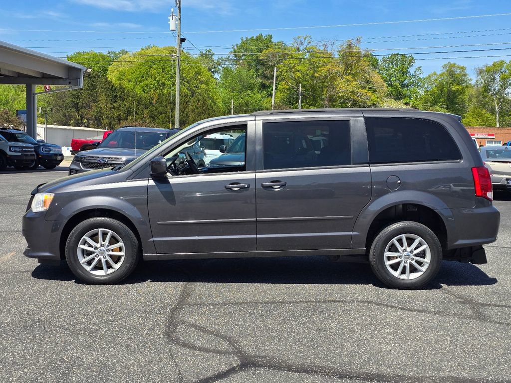 Used 2016 Dodge Grand Caravan SXT image 21