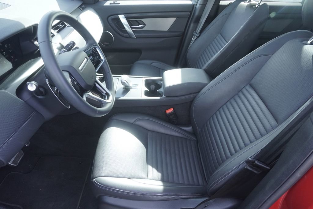 Used 2025 Land Rover Discovery Sport Dynamic SE image 19