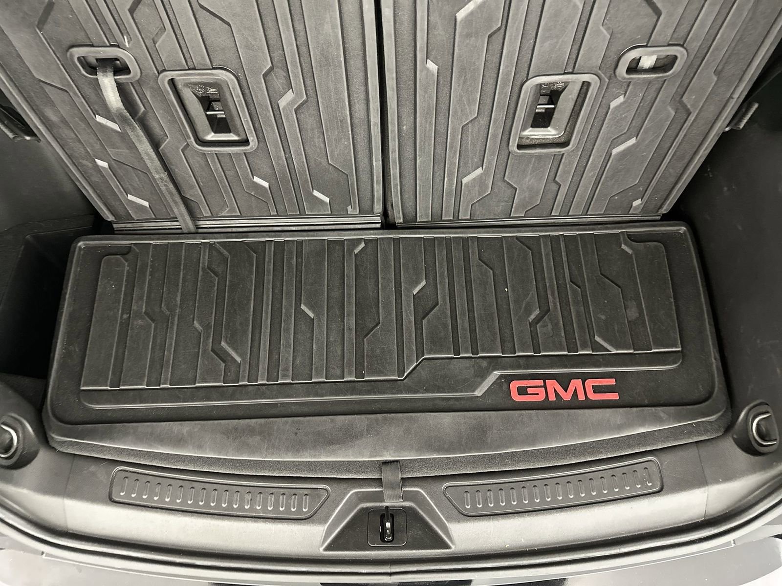 Used 2023 GMC Acadia Denali w/ Black Diamond Edition image 30