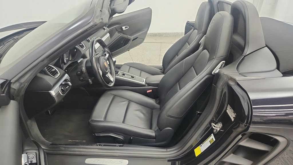 Used 2018 Porsche 718 Boxster S RWD image 33