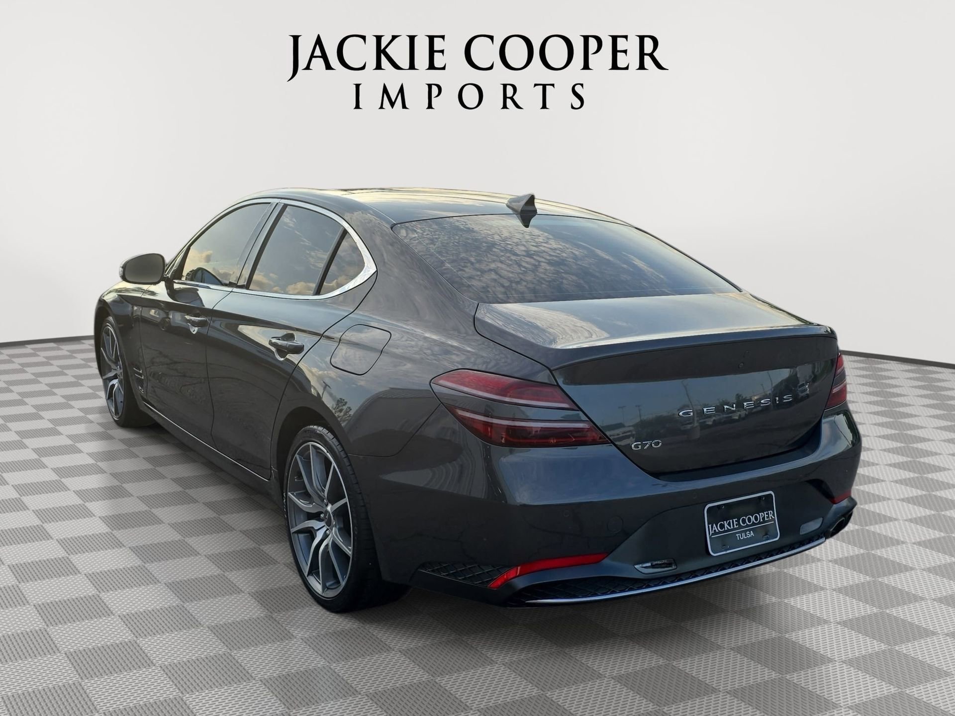 Used 2022 Genesis G70 2.0T w/ Prestige Package RWD image 7