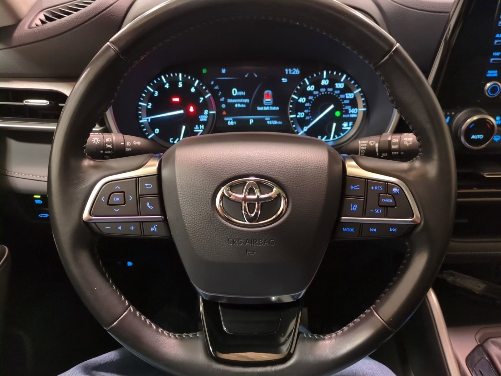 Used 2021 Toyota Highlander XLE image 17