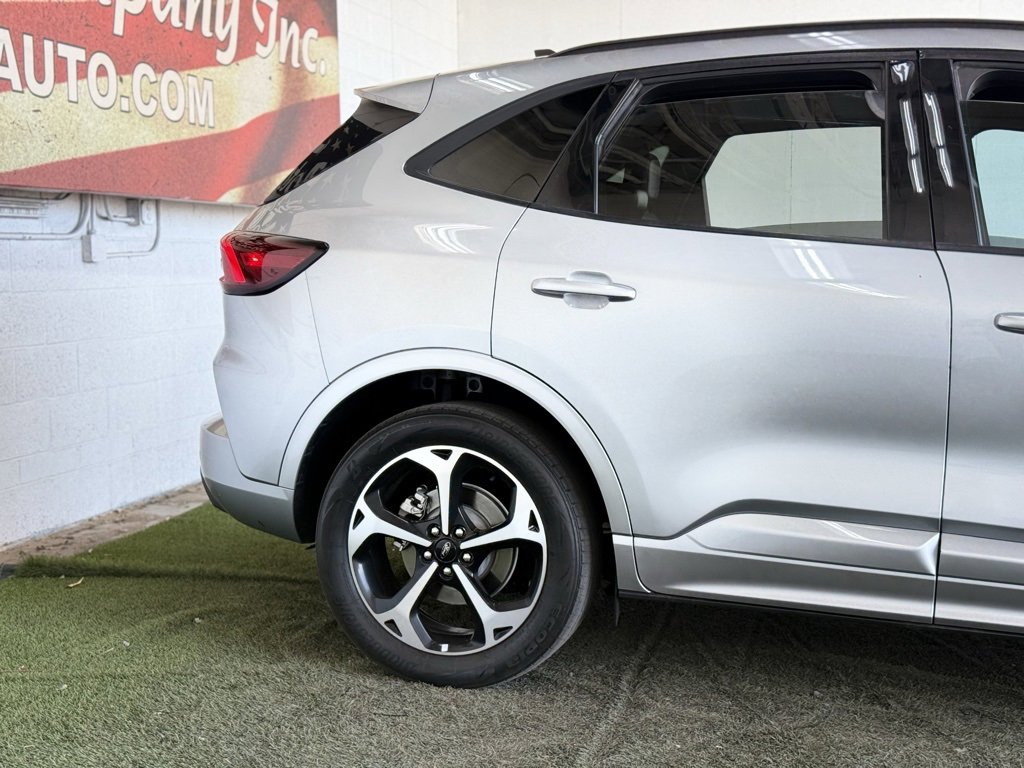 Used 2023 Ford Escape ST-Line Select w/ Tech Pack #2 image 4