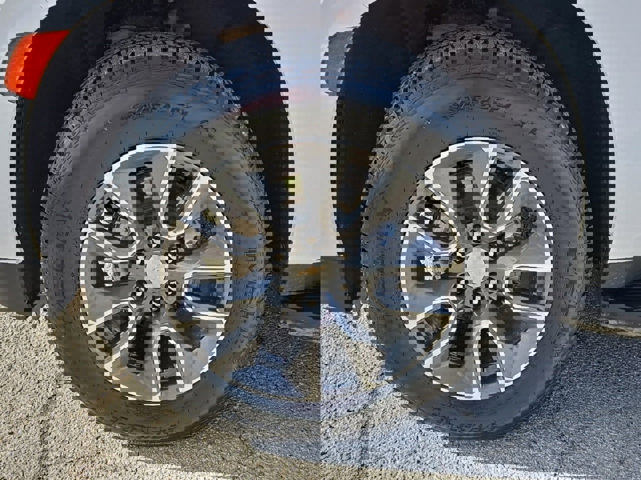 Used 2022 Chevrolet Suburban LT w/ Luxury Package image 7