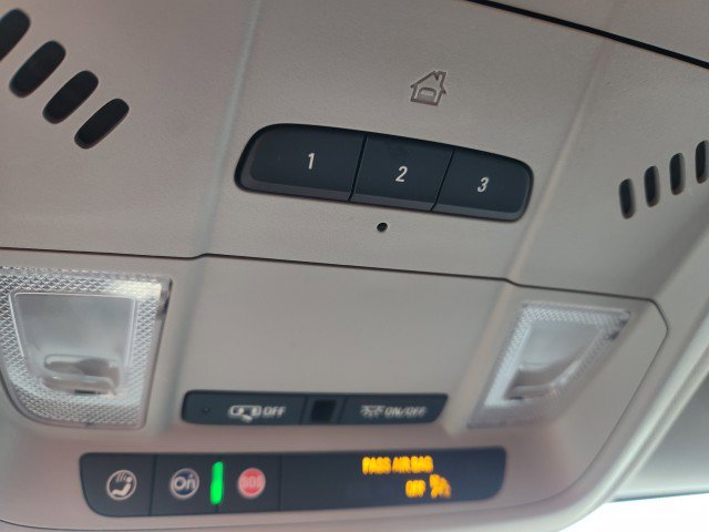 Used 2024 GMC Terrain SLT image 49