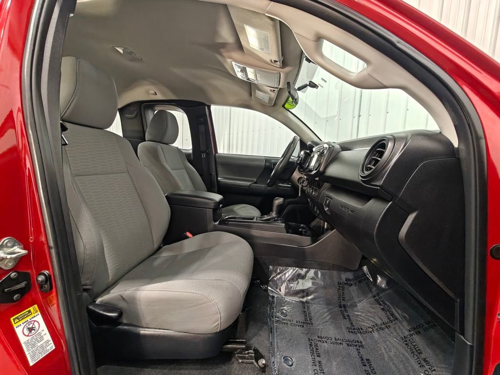 Used 2016 Toyota Tacoma SR image 22