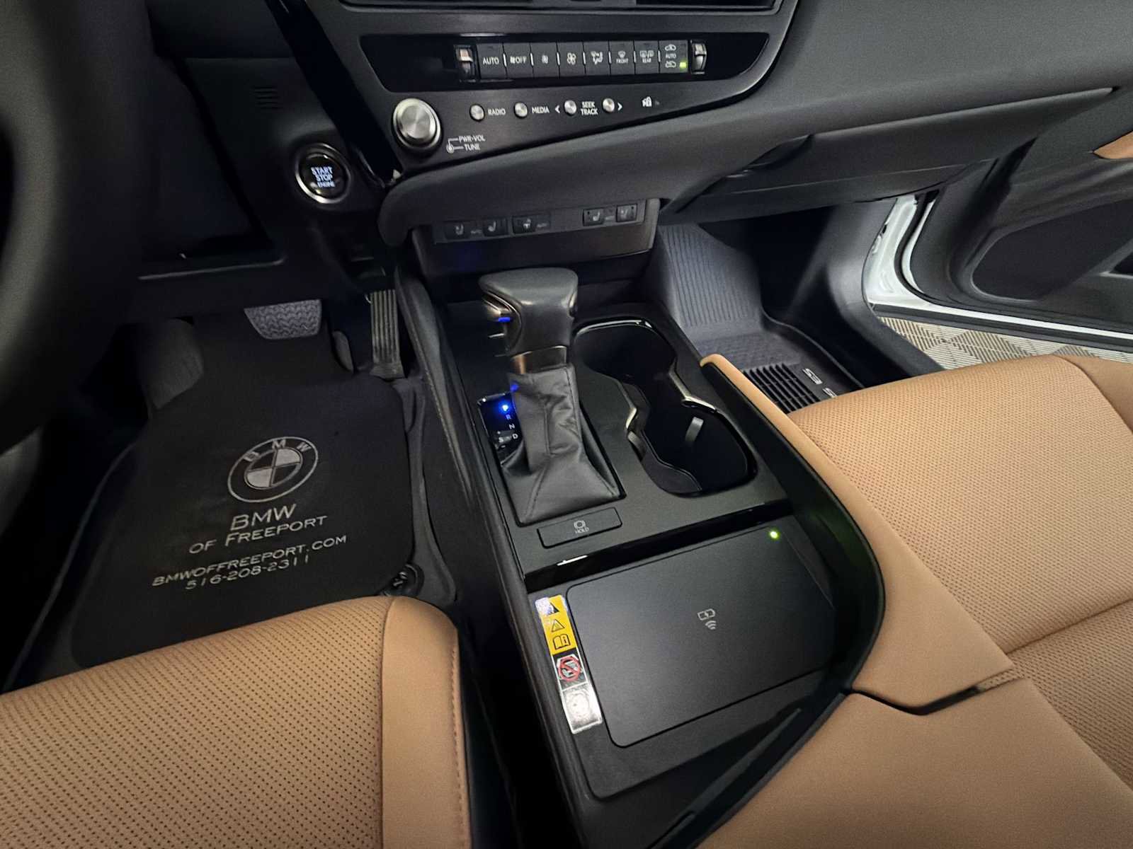 Used 2024 Lexus ES 350 w/ Premium Package image 18