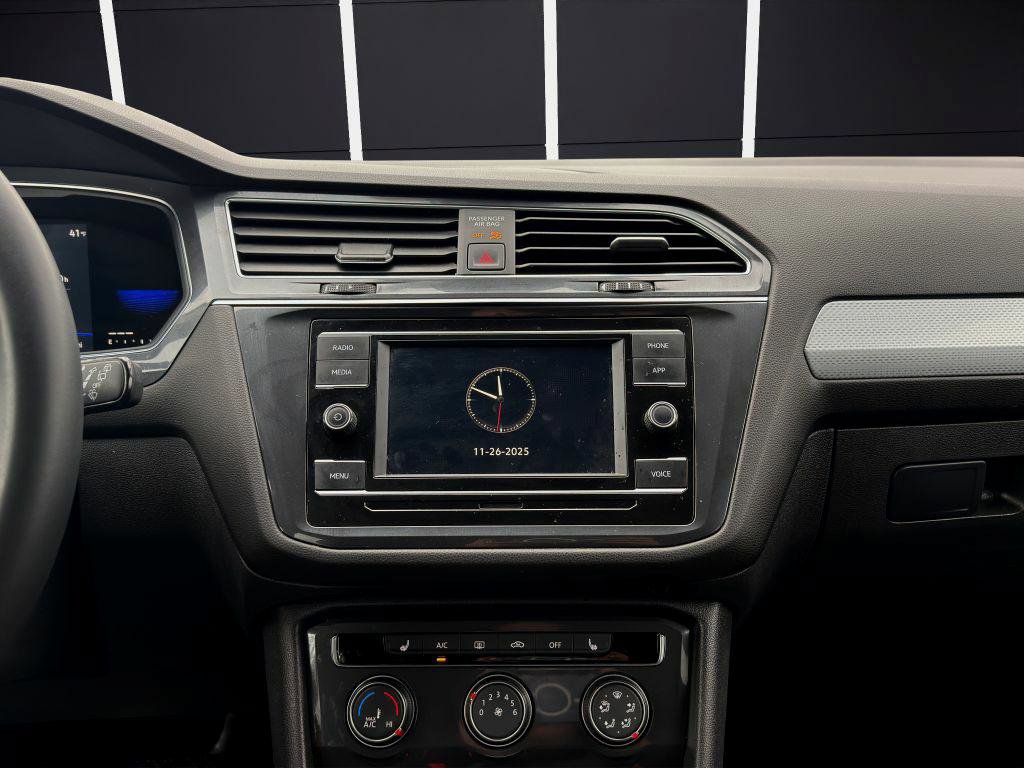 Used 2022 Volkswagen Tiguan S image 18