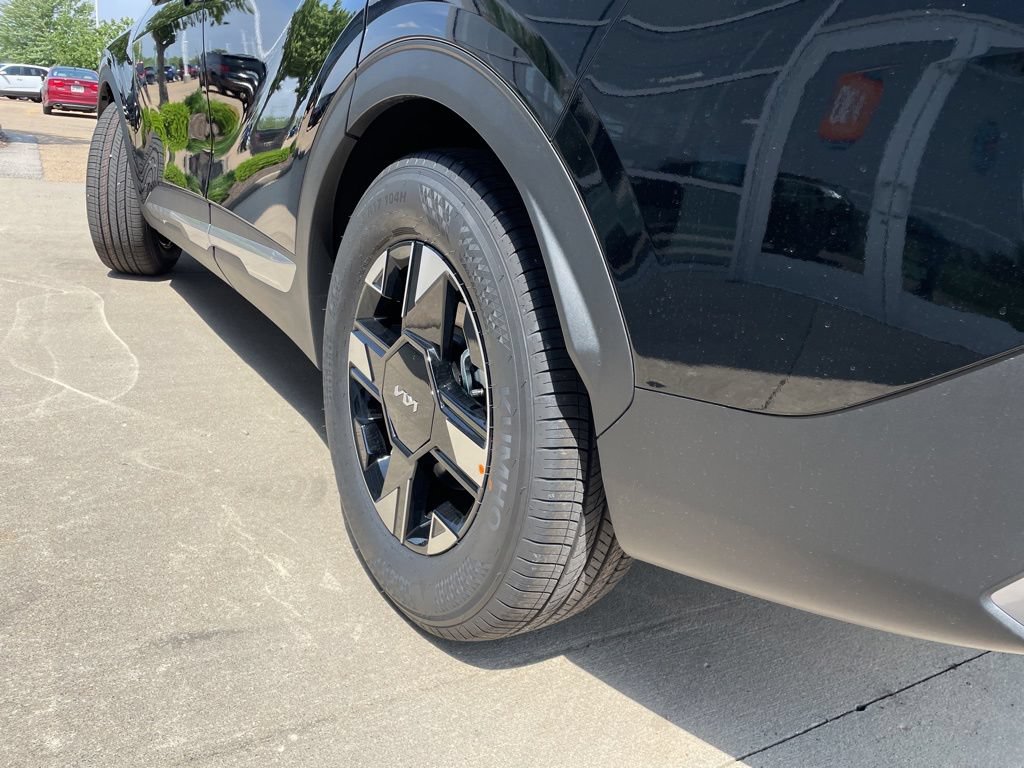 New 2026 Kia Sportage LX FWD image 17