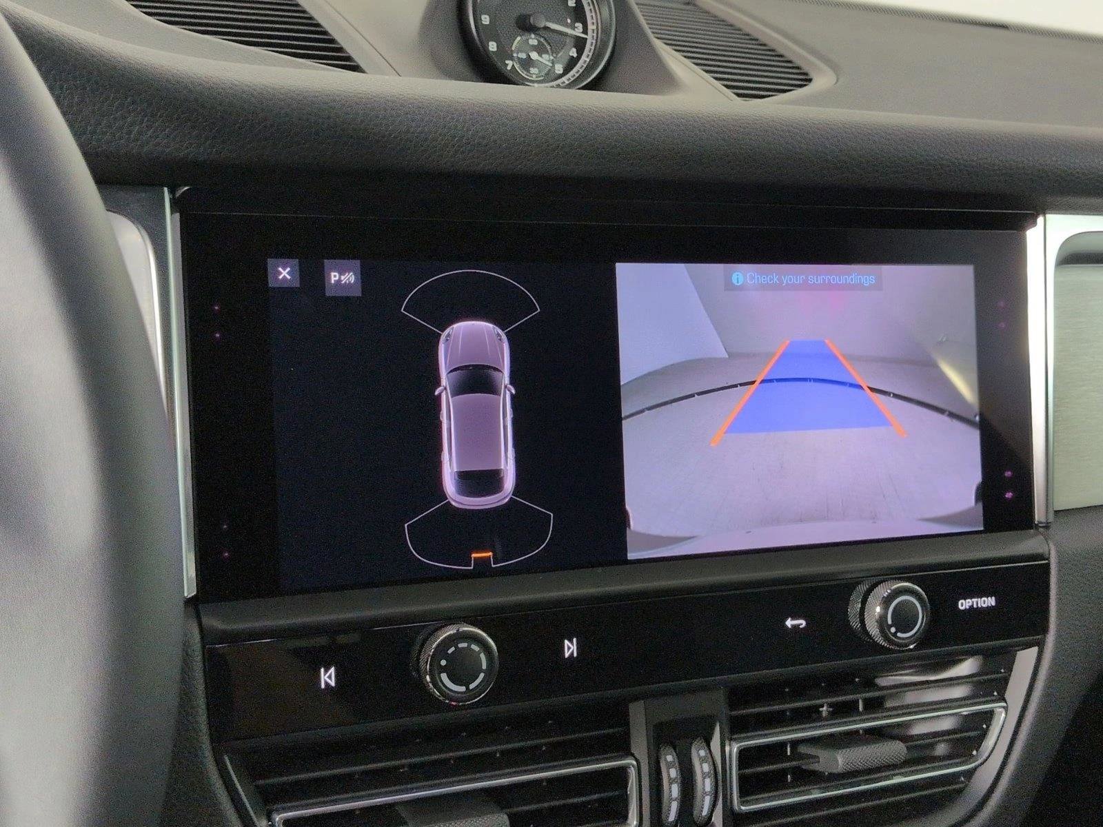 Certified 2025 Porsche Macan AWD/4WD image 20