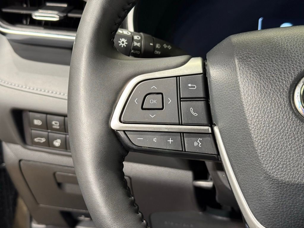 Used 2023 Toyota Highlander Limited AWD/4WD image 26