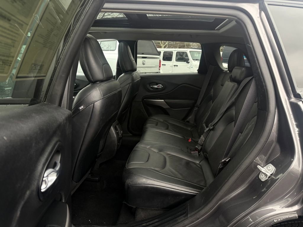 Used 2022 Jeep Cherokee Latitude Lux w/ Sun & Sound Group image 15