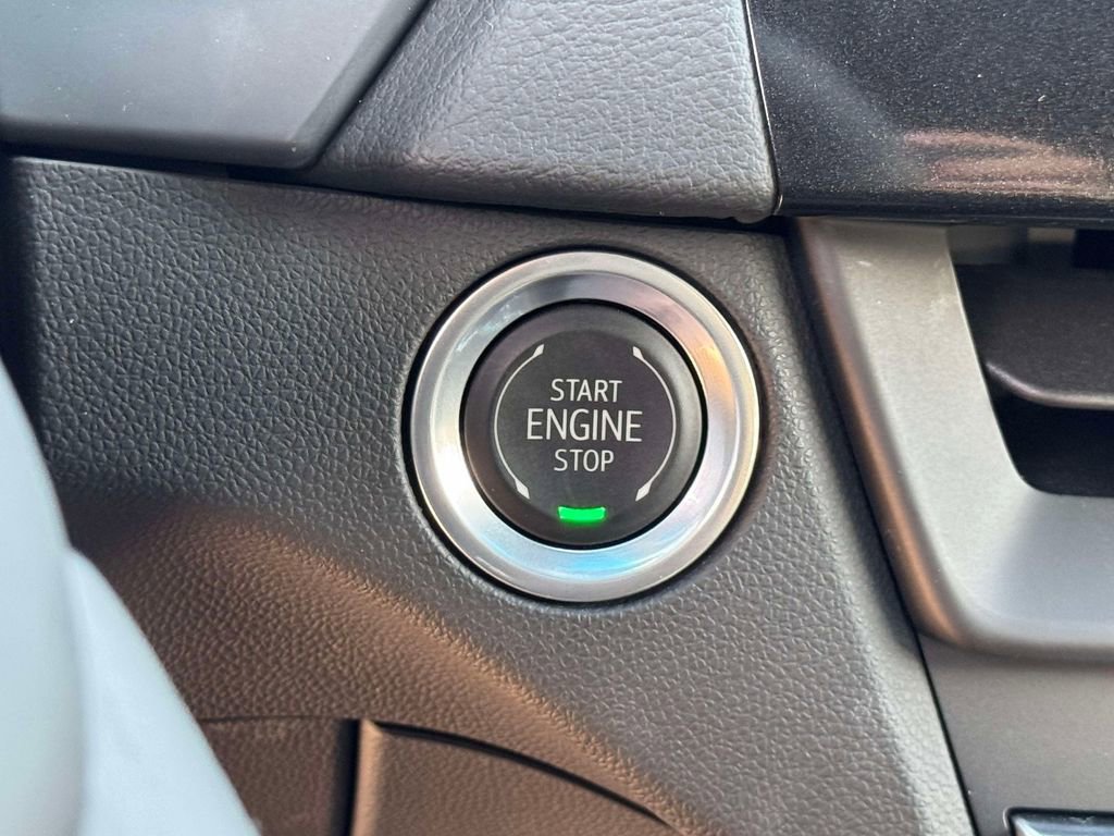 Used 2025 Cadillac CT4 V RWD image 29