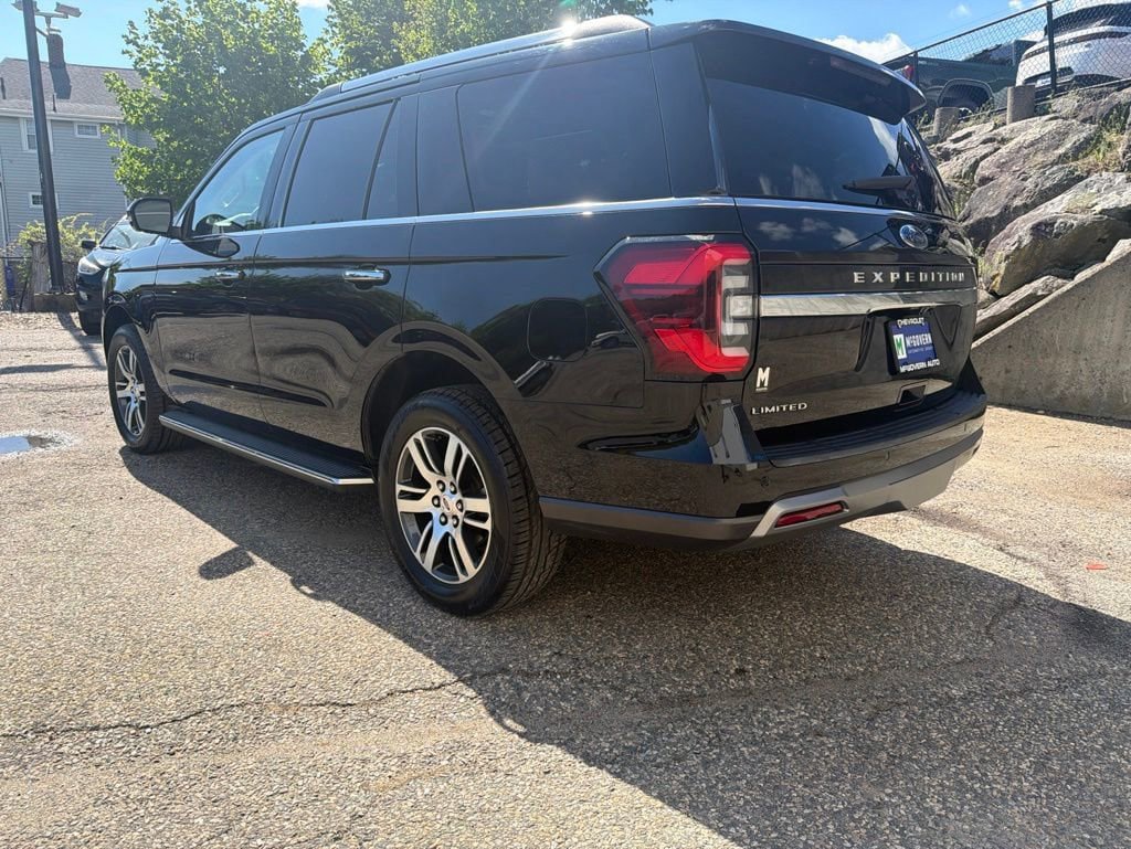 Used 2023 Ford Expedition Limited AWD/4WD image 4