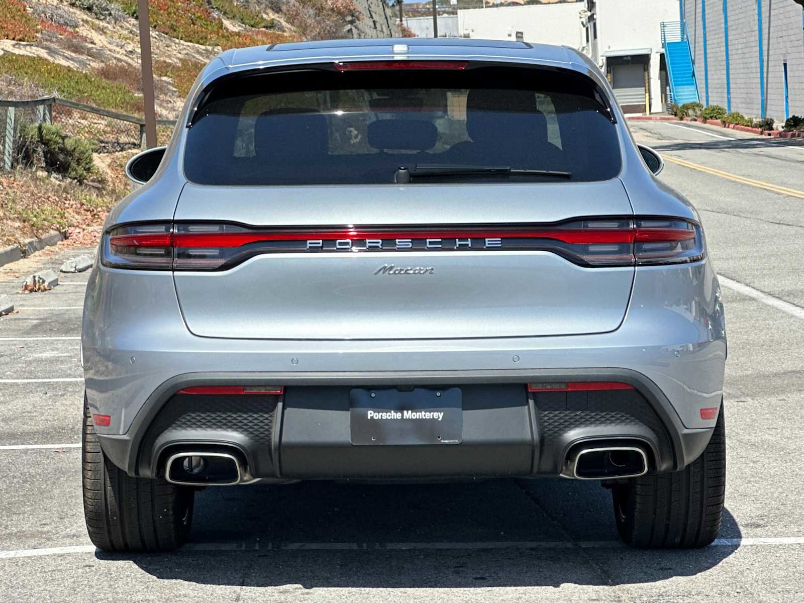 Certified 2024 Porsche Macan AWD/4WD image 8