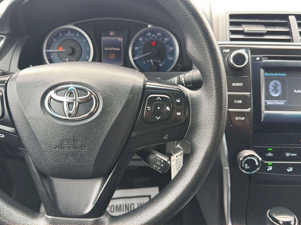Used 2016 Toyota Camry LE FWD image 18