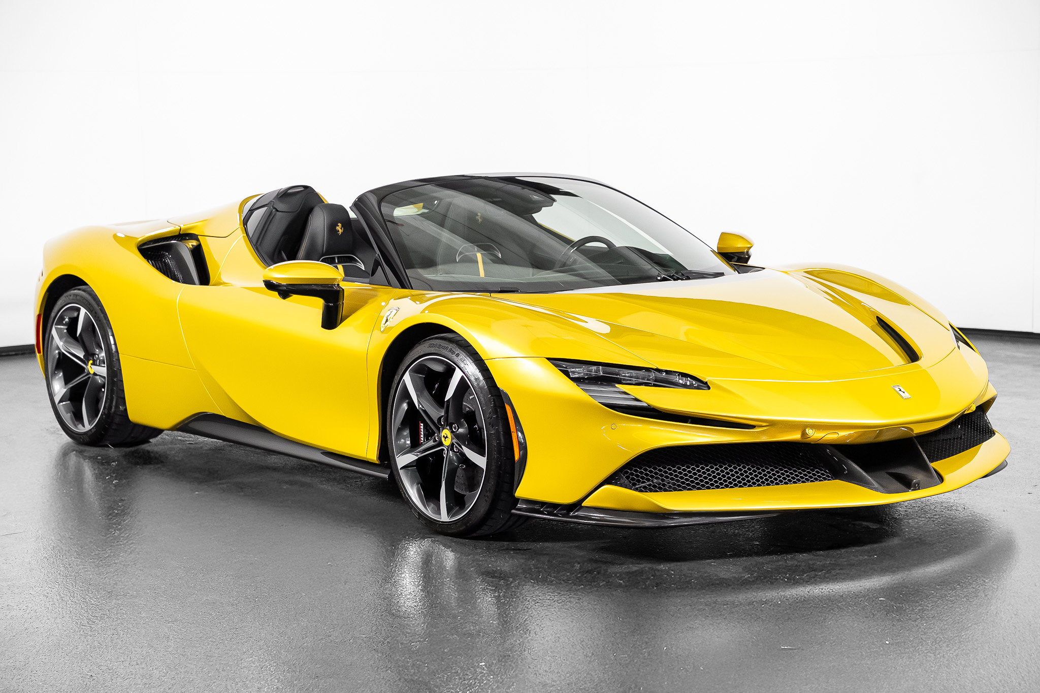 Used 2024 Ferrari SF90 Spider AWD/4WD image 39