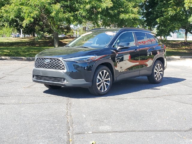 Certified 2025 Toyota Corolla Cross XLE AWD/4WD image 2