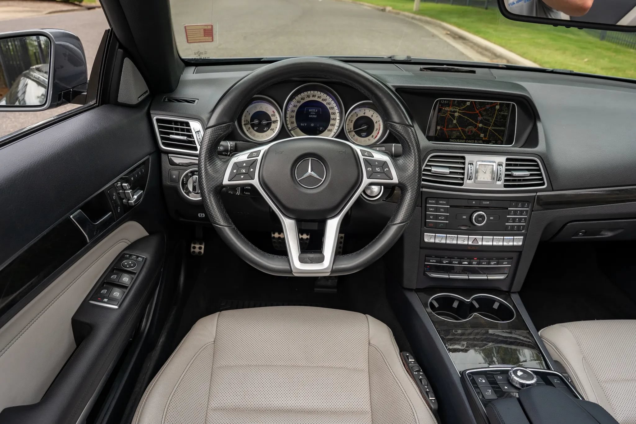Used 2017 Mercedes-Benz E 400 Cabriolet w/ Premium 3 Package image 22