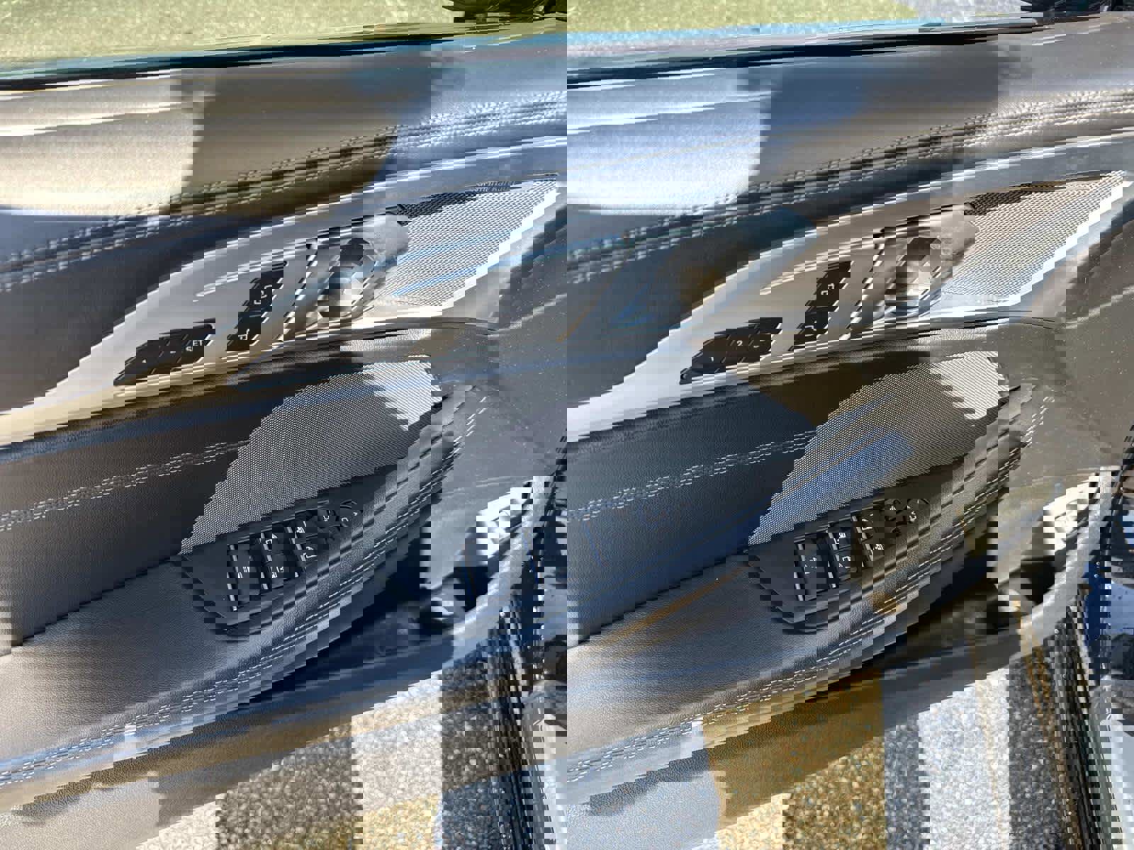 Used 2020 BMW 840i Convertible w/ Comfort Seating Package image 12